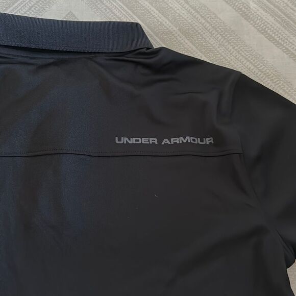 Under Armour Boys Black Collared Short-sleeve Shirt - Picture 6 of 6